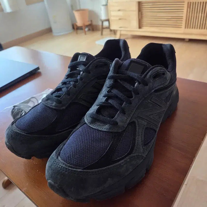 [BUNJANG] New Balance JOUND 990v4 Navy Sneakers / 뉴발란스 자운드 990v4 네이비 285