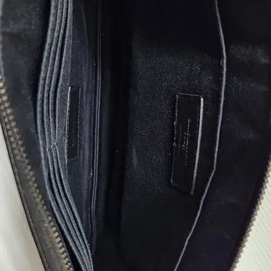 [BUNJANG] Yves Saint Laurent Caviar Clutch Bag / 입생로랑 캐비어 클러치백