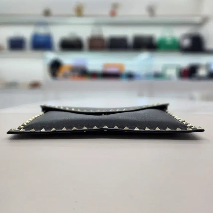 [BUNJANG] Valentino Rockstud Envelope Clutch Bag / 발렌티노 락스터드 엔벨롭 클러치백 QW1P0P56BOL