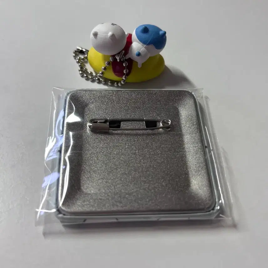 [SOLD OUT] 치이카와 타베모노 오므라이스 주먹밥 캔뱃지 하치와레 가챠 키링