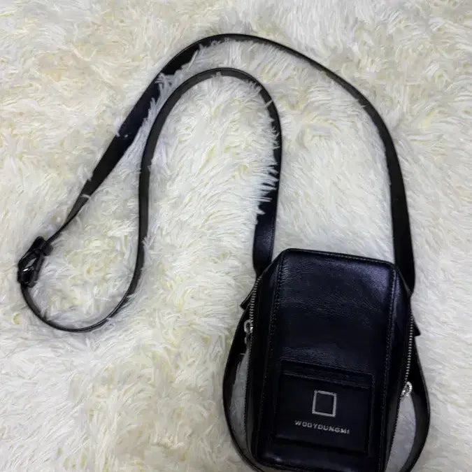 [BUNJANG] Wooyoungmi Black Leather Mini Crossbody Bag / 우영미 블랙 레더 미니 크로스백