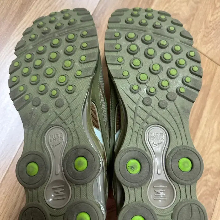 [BUNJANG] Nike x Supreme Shox Ride 2 SP Neutral Olive Sneakers / 나이키 x 슈프림 샥스 라이드 2 SP 뉴트럴 올리브