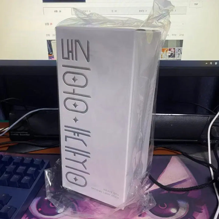[BUNJANG] WoW (Isegye Idol) Official Lightstick Sealed Set / 이세계아이돌 응원봉 미개봉 (특전포함)