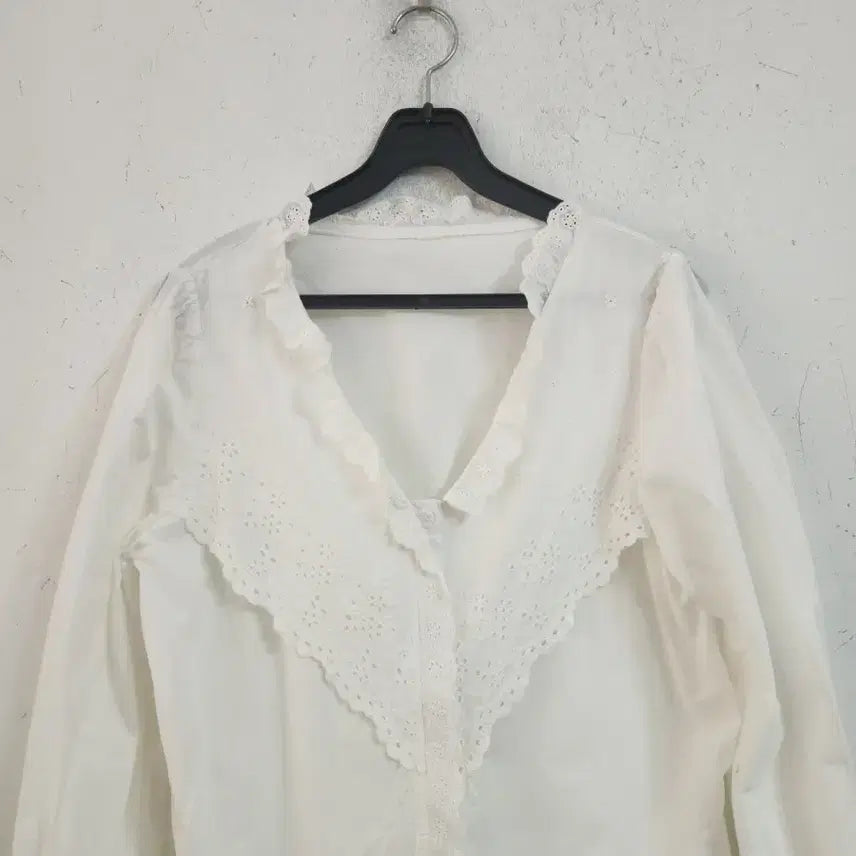 [BUNJANG] White Lace Blouse Long Sleeve Shirt / 화이트 레이스 블라우스 긴팔 셔츠66