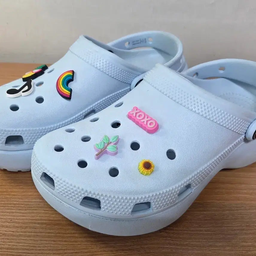 [BUNJANG] Crocs Platform Clog Sandal W8 / 크록스플랫폼클로그샌들W8 (250)