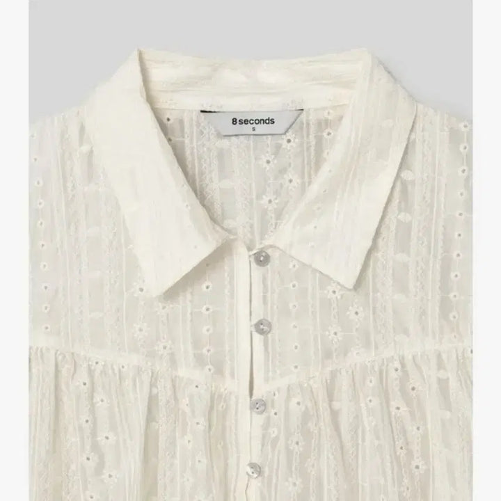 [BUNJANG] 8 Seconds Punched Embroidery Short Sleeve Blouse / 에잇세컨즈 펀칭 자수 반팔 블라우스