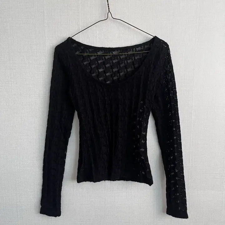 [BUNJANG] Embroidered Lace See-through Top / 리본 자수 레이스 시스루티 [급처] 만원샵