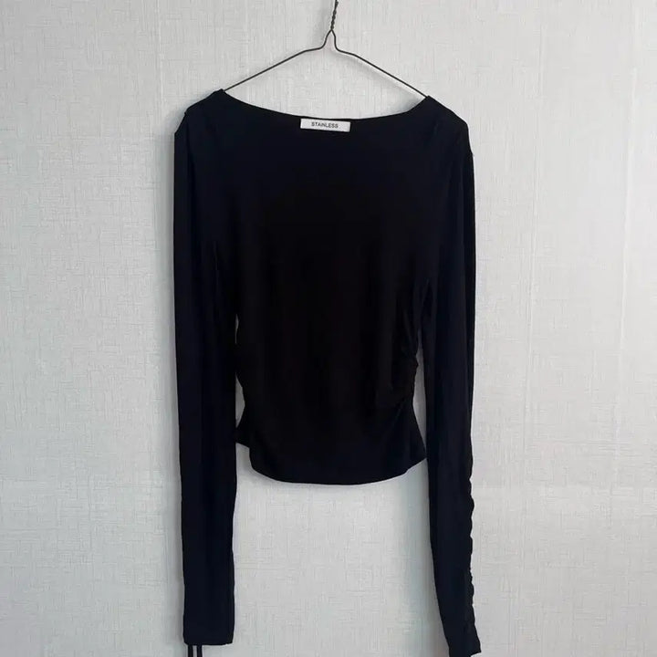 [BUNJANG] Side Shirring Sleeve Strap T-shirt / 사이드 셔링 소매 스트랩 티셔츠 [급처] 만원샵