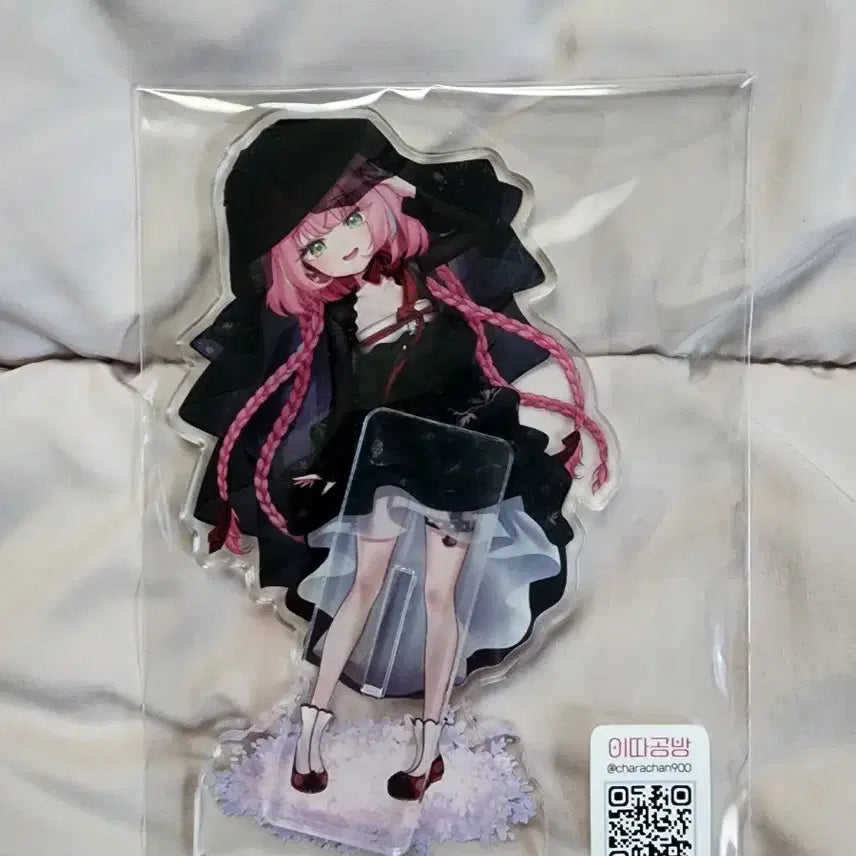 [BUNJANG] Stellive Nana Hanbok Acrylic Stand / 스텔라이브 나나 한복 아크릴