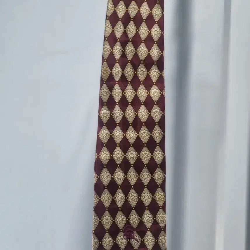 [BUNJANG] Burgundy Diamond Pattern Necktie / 버건디 다이아몬드 패턴 넥타이