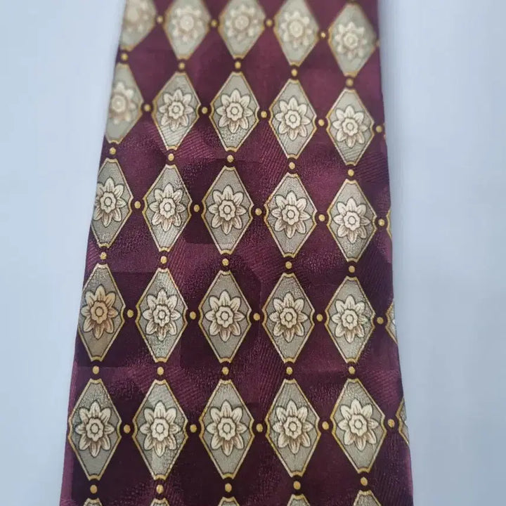 [BUNJANG] Burgundy Diamond Pattern Necktie / 버건디 다이아몬드 패턴 넥타이