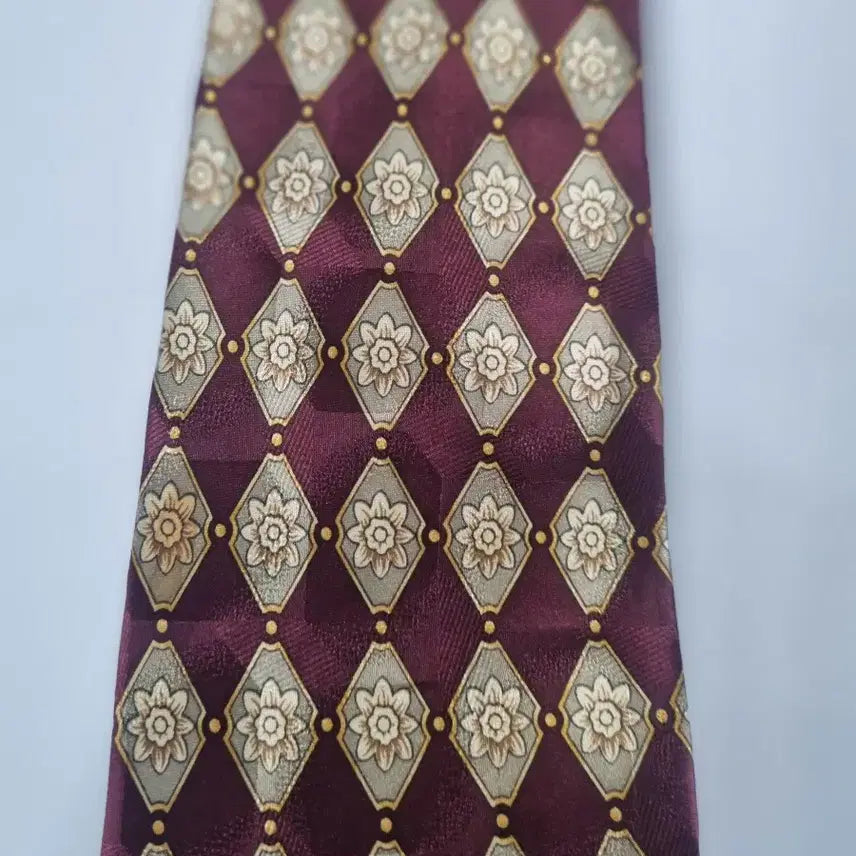 [BUNJANG] Burgundy Diamond Pattern Necktie / 버건디 다이아몬드 패턴 넥타이