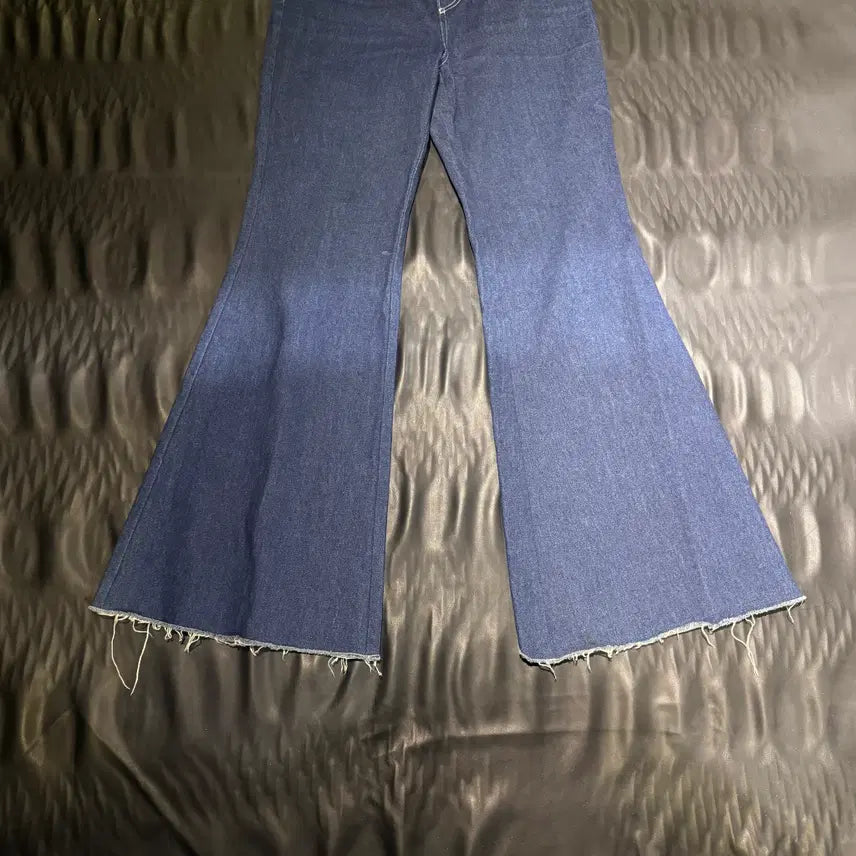 [SOLD OUT] 렉토 플레어 로우라이즈 데님팬츠