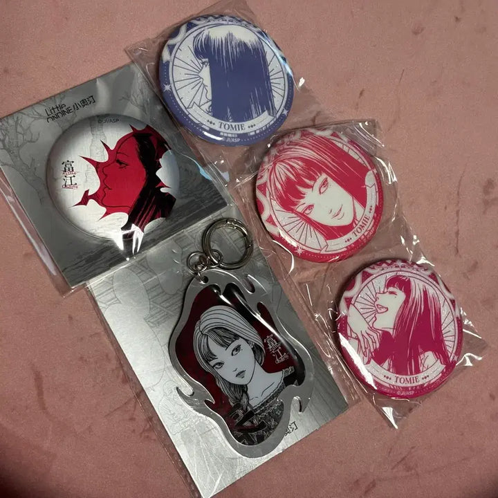 [BUNJANG] Junji Ito Tomie Keyring Pin Badge Little Ondine / 이토준지 토미에 키링 핀뱃지 리틀온딘
