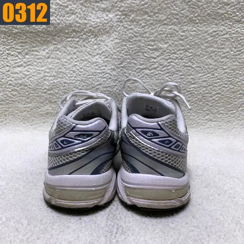 [BUNJANG] Asics Gel-1130 White Silver Sneakers / 250 아식스 젤1130 화이트 실버 스니커즈 운동화