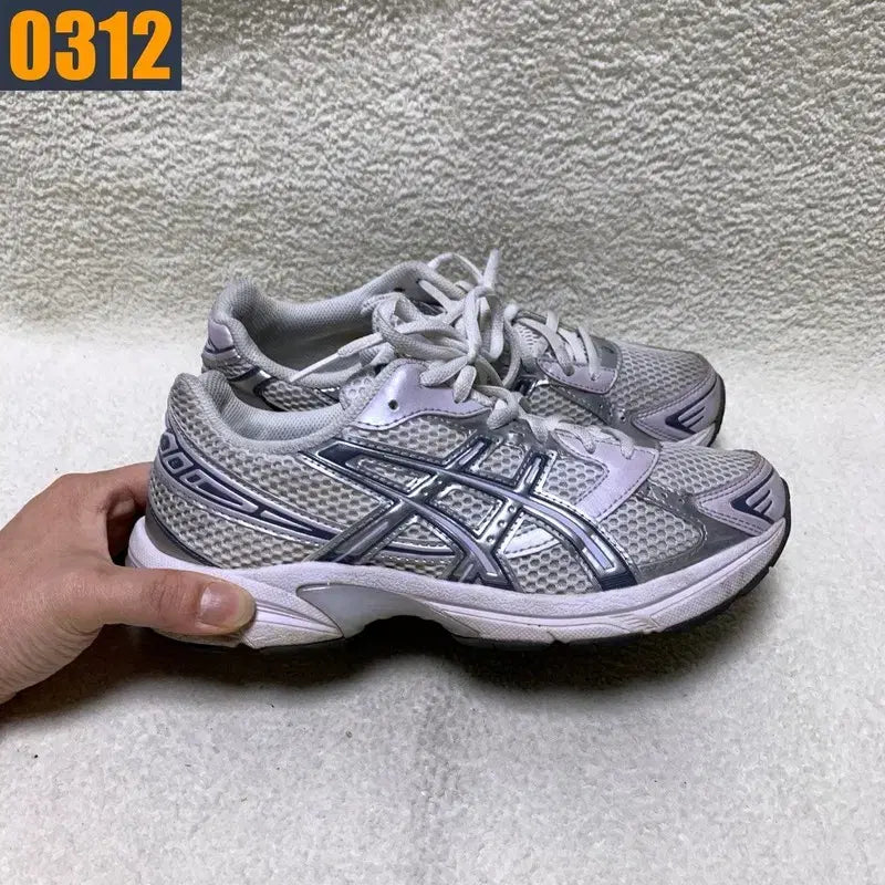 [BUNJANG] Asics Gel-1130 White Silver Sneakers / 250 아식스 젤1130 화이트 실버 스니커즈 운동화