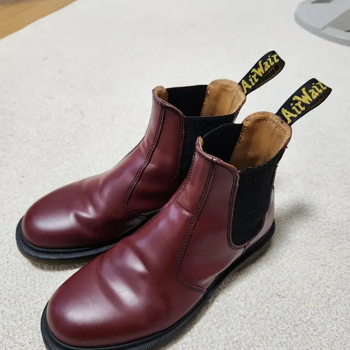 [BUNJANG] Dr. Martens 2976 Chelsea Boots Cherry Red / 닥터마틴 2976 첼시 부츠 체리레드 260