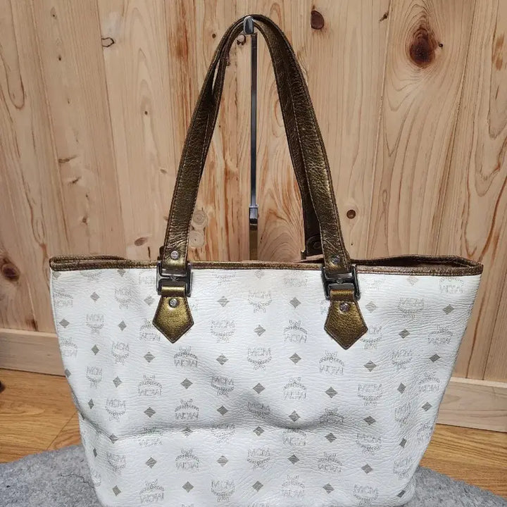 [SOLD OUT] 엠씨엠 MCM 비세토스 숄더백-성주택있음