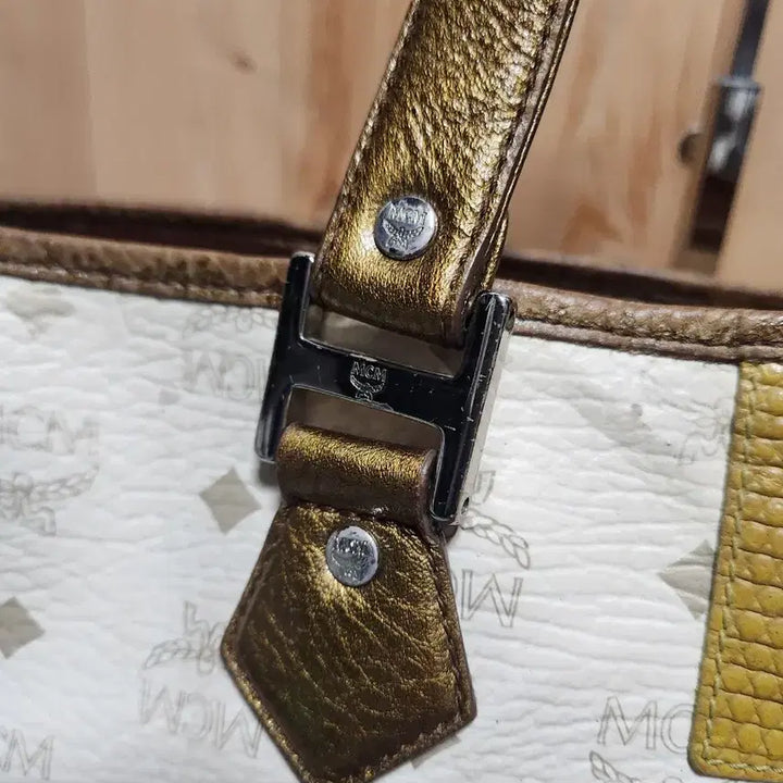 [SOLD OUT] 엠씨엠 MCM 비세토스 숄더백-성주택있음