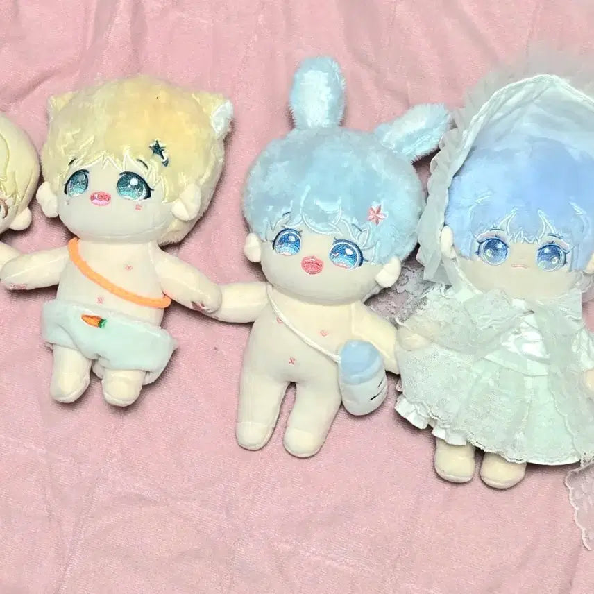[BUNJANG] Idol Doll Costume Undefined Attribute Plush Doll / 아이돌 인형 옷 봉제인형 무속성 솜인형 일괄 15000원