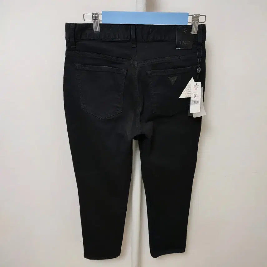 [SOLD OUT] [29] 새상품 게스 여성 스판 청바지 금속 삼각 데님 팬츠