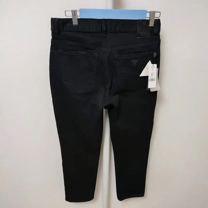 [SOLD OUT] [29] 새상품 게스 여성 스판 청바지 금속 삼각 데님 팬츠