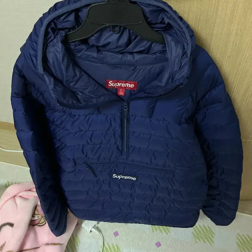 [BUNJANG] Supreme Micro Down Half-Zip Pullover [M] / 슈프림 마이크로 다운 하프집 풀오버 24FW [M]