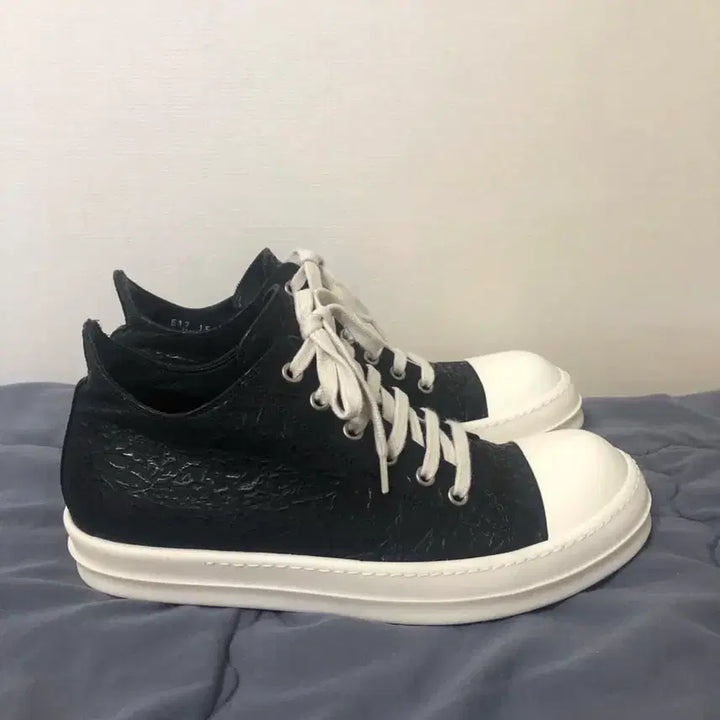 [SOLD OUT] 18FW 릭 오웬스 릭컨 릭반스 라몬즈 로우 40 사이즈