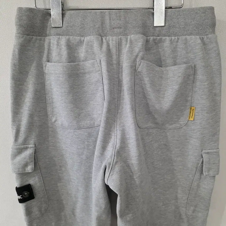 [BUNJANG] National Geographic Cargo Jogger Pants Size 81 / 내셔널지오그래픽 카고 조거팬츠 81