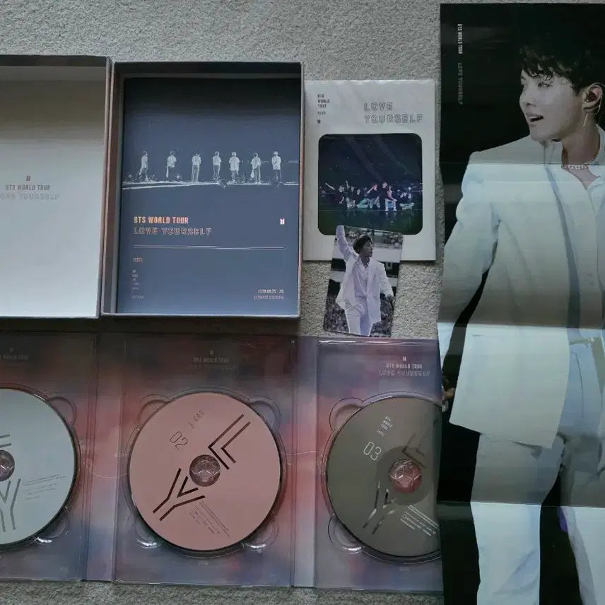 [BUNJANG] BTS J-Hope Love Yourself Seoul DVD Photocard + Poster Set / 방탄 bts 럽셀 서울 콘서트 디비디 제이홉 포카 포토카드 호석 앨범