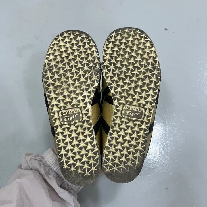[BUNJANG] Onitsuka Tiger Kids Sneakers / 185 오니츠카타이거 키즈 운동화 0312M1