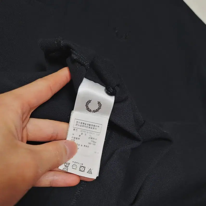 [BUNJANG] Fred Perry Cut Away Collar Short Sleeve T-shirt / 110_프레드페리 컷어웨이 카라 반팔티셔츠 블랙