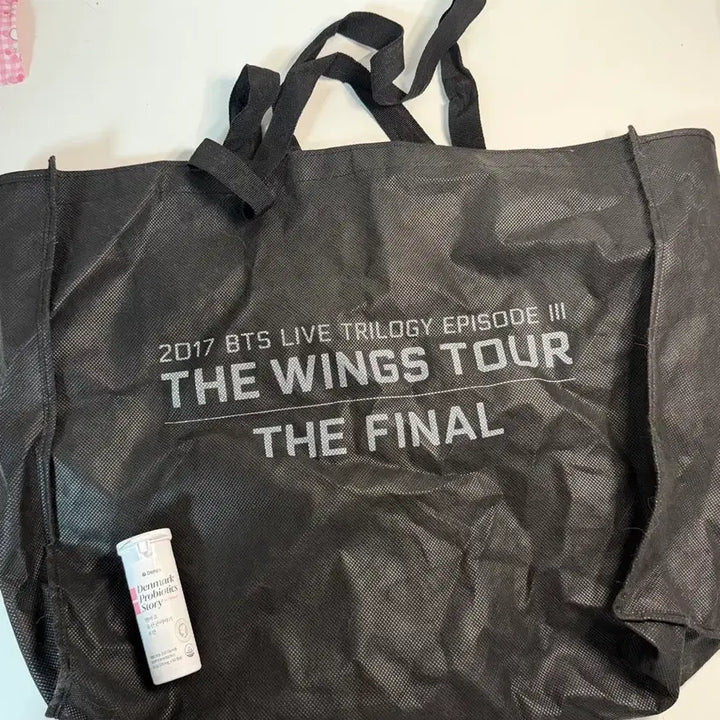 [BUNJANG] BTS Wings Tour Beret + Shopper Bag / BTS 윙콘 콘서트 굿즈 공굿 베레모 + 쇼퍼백 방탄소년단 윙파콘