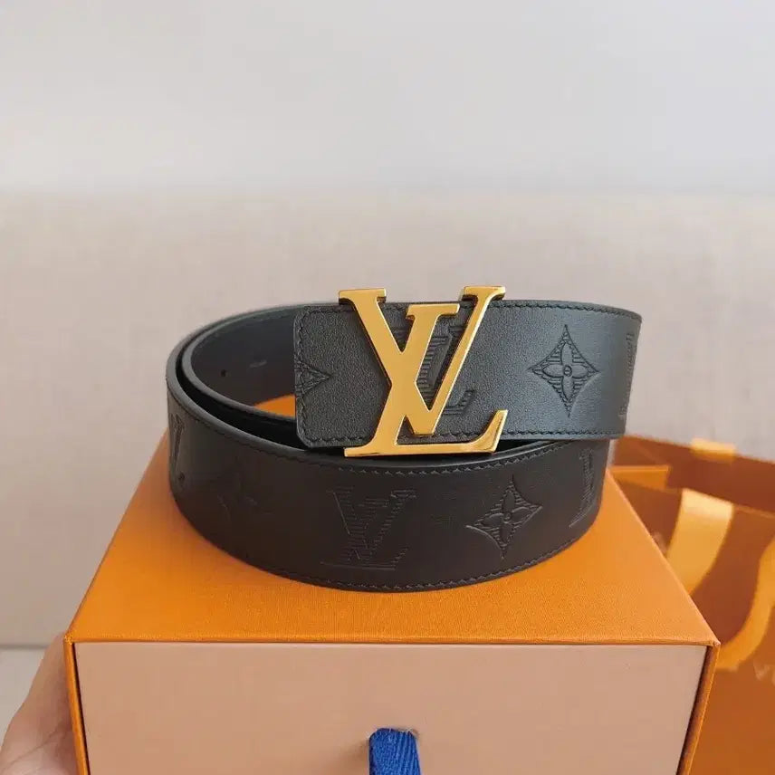 [BUNJANG] Louis Vuitton Embossed Black Belt with Gold Buckle / 루이비통 블랙 엠보싱 벨트 금장 버클