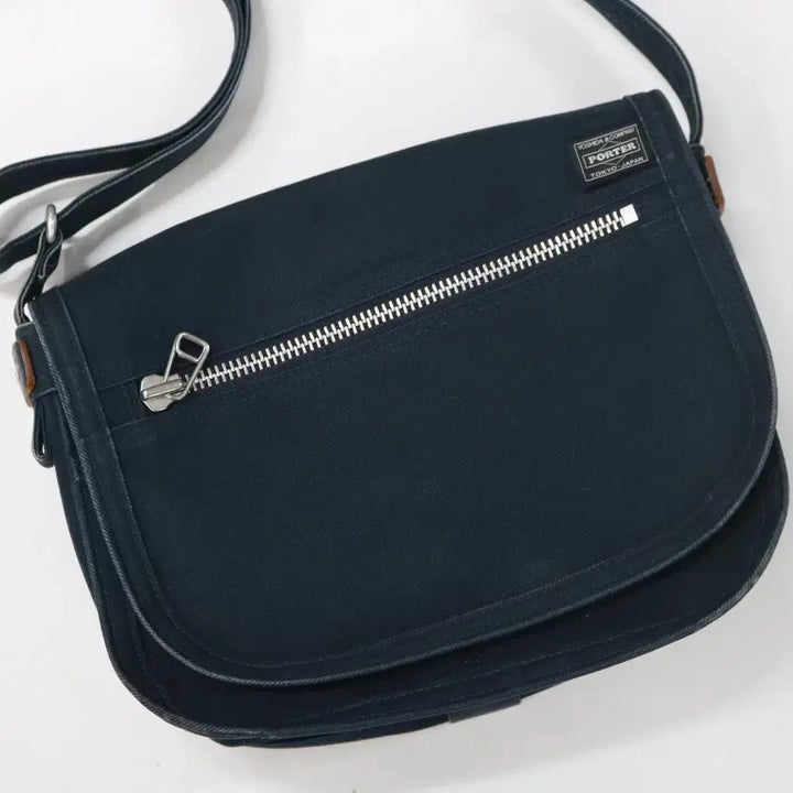 [BUNJANG] Porter Navy Canvas Messenger Bag / PORTER 포터 가죽 트리밍 네이비 캔버스 메신저백