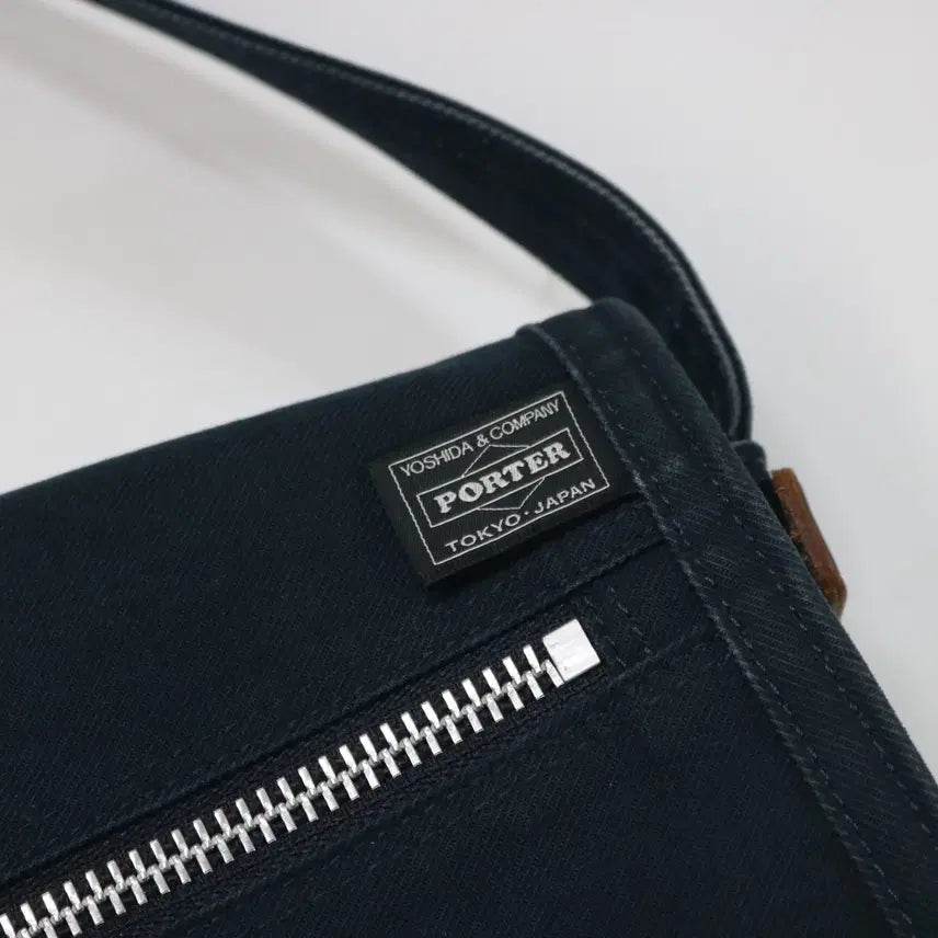 [BUNJANG] Porter Navy Canvas Messenger Bag / PORTER 포터 가죽 트리밍 네이비 캔버스 메신저백