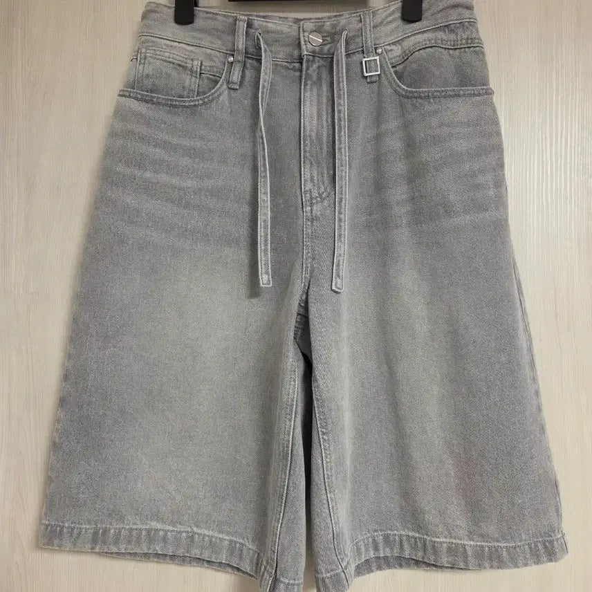 [SOLD OUT] 우영미 24FW 그레이 버뮤다 데님 쇼츠 46