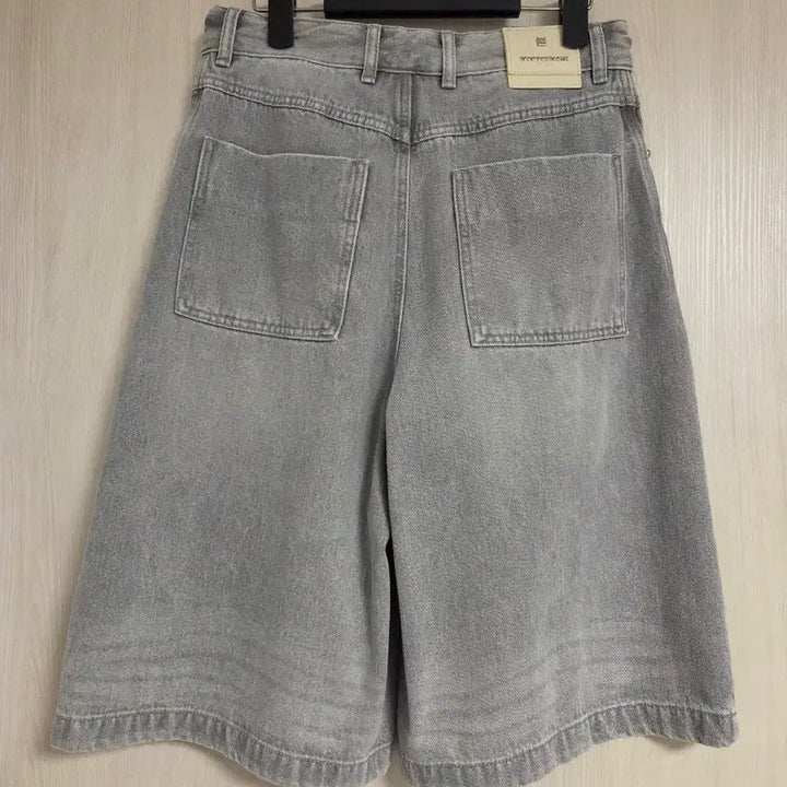 [SOLD OUT] 우영미 24FW 그레이 버뮤다 데님 쇼츠 46