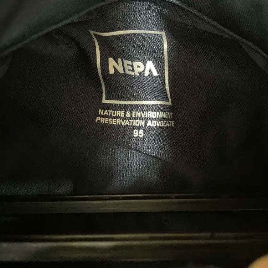 [BUNJANG] Nepa Functional Half-Zip T-shirt / M 네파 등산 반집업 기능성 반팔티 N.7947