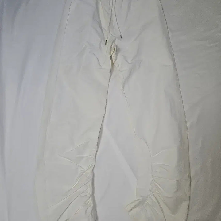 [BUNJANG] I Feel Lucky White Zipper Docking Pants / 아이필럭키 화이트 지퍼바지 도킹팬츠