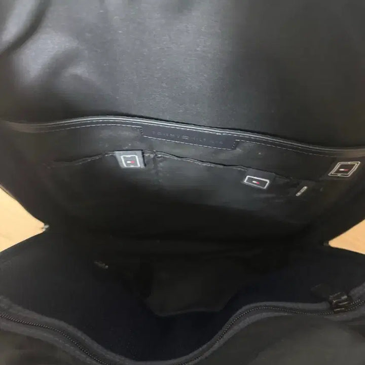 [BUNJANG] Tommy Hilfiger Navy Backpack / 타미힐피거 백팩 네이비