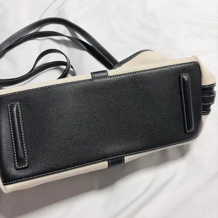 [BUNJANG] Vunque Pestone Shoulder Bag / 분크 페스토네 숄더백