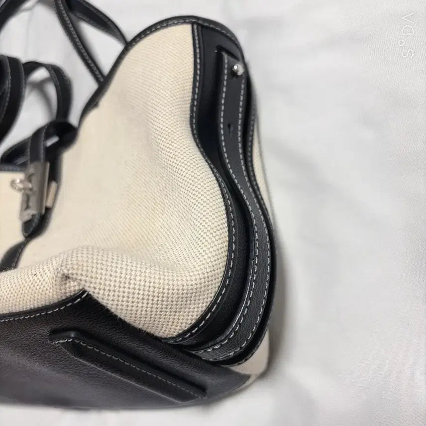 [BUNJANG] Vunque Pestone Shoulder Bag / 분크 페스토네 숄더백