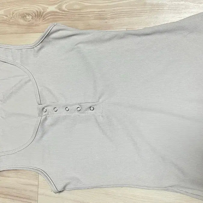 [BUNJANG] Cream Sleeveless Tank Top / 민소매 나시