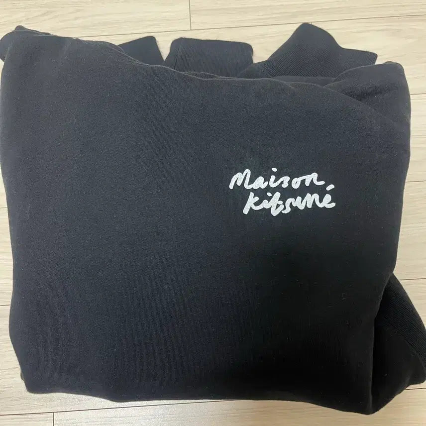 [SOLD OUT] (새상품) 메종키츠네 미니 핸드라이팅 후드 블랙