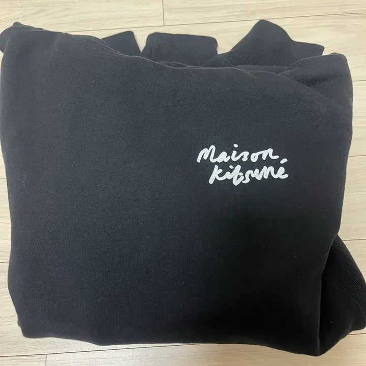 [SOLD OUT] (새상품) 메종키츠네 미니 핸드라이팅 후드 블랙