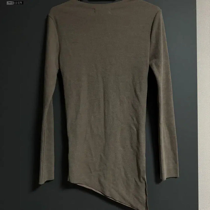 [BUNJANG] Beige Cutting Long Sleeve T-shirt / 베이지 컷팅 긴팔 티셔츠