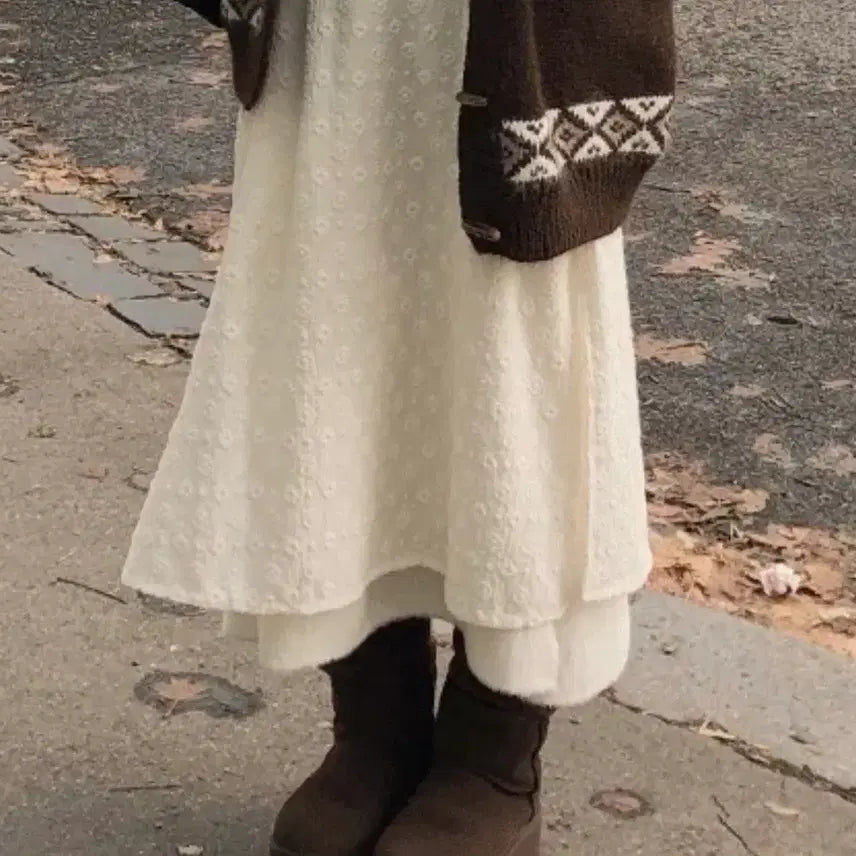 [BUNJANG] Binble Selderful Ivory Lace Layered Midi Skirt / (새거)빈블 셀더플 밴딩 이중 레이스 플라워 자수 트임 레이어드 스커트