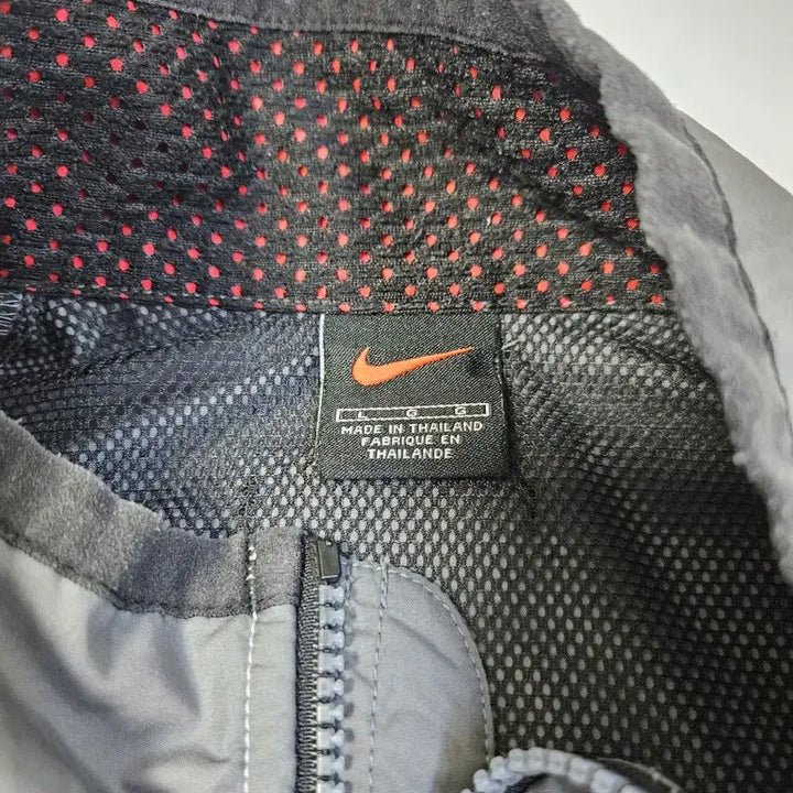 [BUNJANG] Nike 00s Old School Windbreaker Jacket - Reflective - L / 나이키 00s 트랙 바람막이 자켓 올드스쿨 빈티지 리틀렉티브 L
