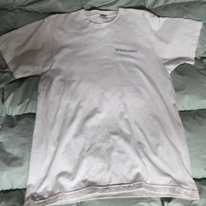 [BUNJANG] The Black Skirts Thirsty White T-shirt L Size / 검정치마 떨스티 흰색 티셔츠 L사이즈